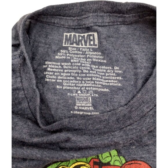 Marvel Avengers Men's T-Shirt Size L  Cotton Polyester Blend Classic Superhero - Picture 2 of 10